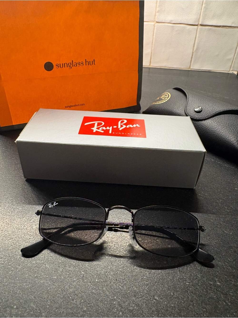 Ray-Ban Black Metal Oval Sunglasses with Dark Lenses